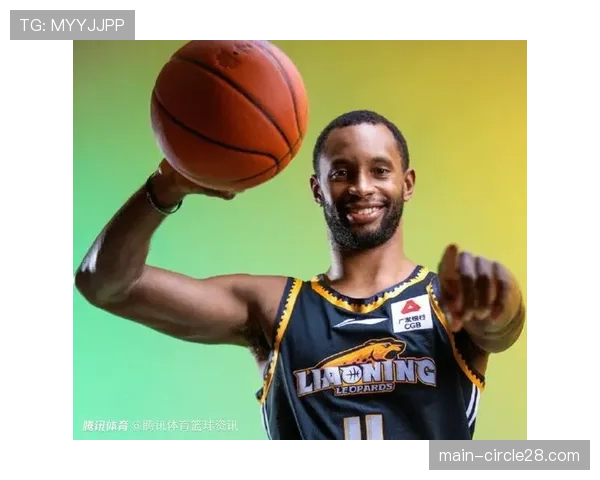 弗格与对方外援发生口角，双方各领一次技术犯规